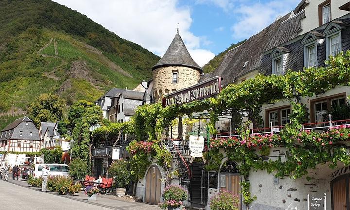 Hotel haus burg Metternich